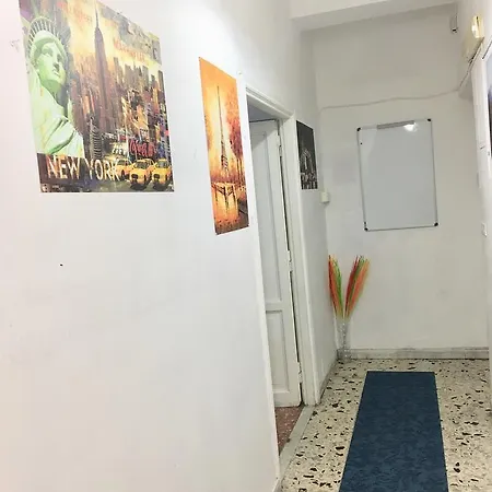 Hostel New Golden House *