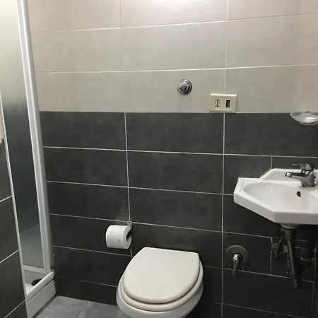 New Golden House 罗马