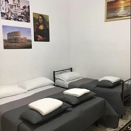 New Golden House 旅馆 *